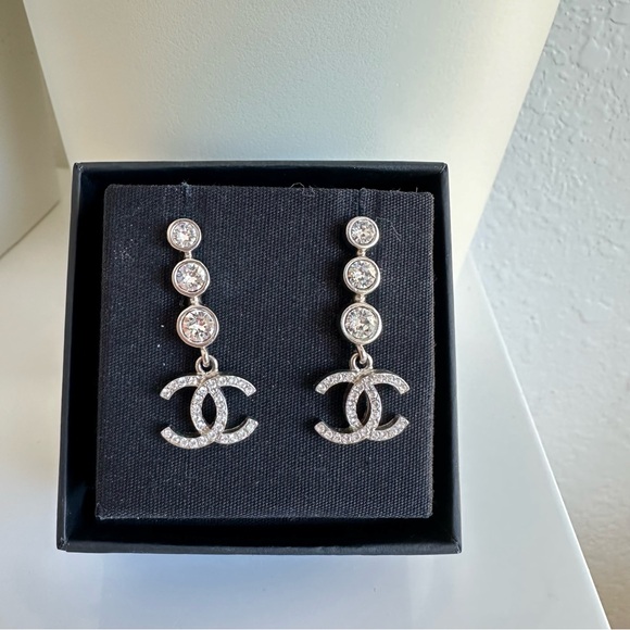 Chanel Dangle Drop Studs CC Logo Earrings EUC - Picture 3 of 6